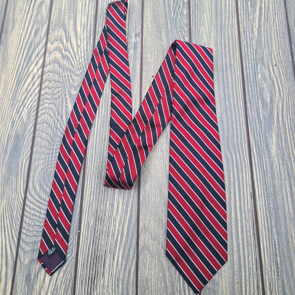Vintage Jos A Bank Blue Red Stripe Tie